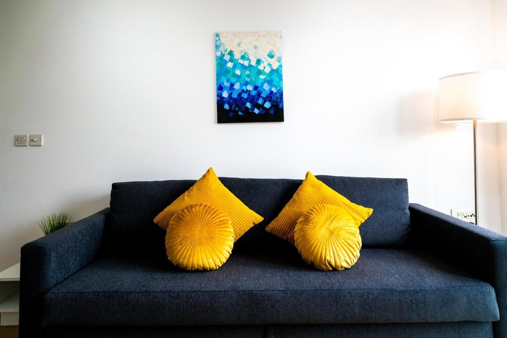 Apartment Southside Apartments, Sleeps 4, Free Parking.