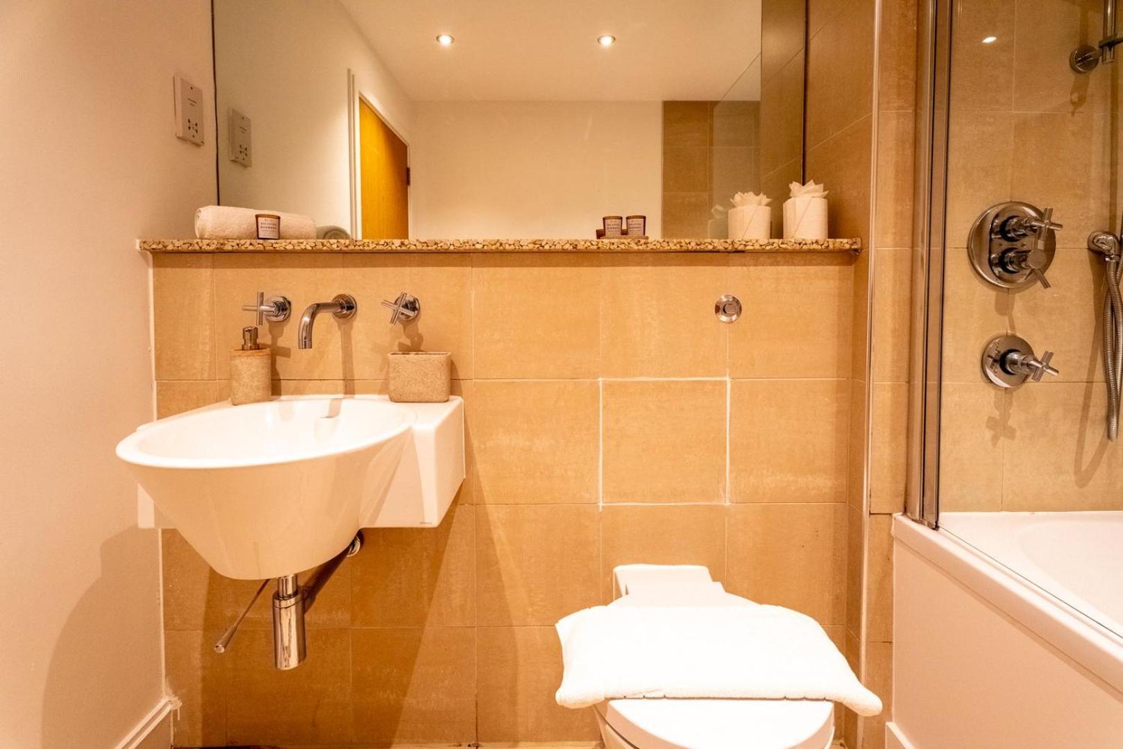 Southside Apartments, Sleeps 4, Free Parking. Birmingham
