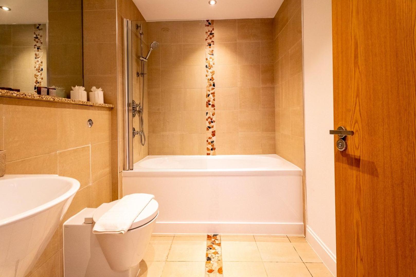 Southside Apartments, Sleeps 4, Free Parking. Apartment